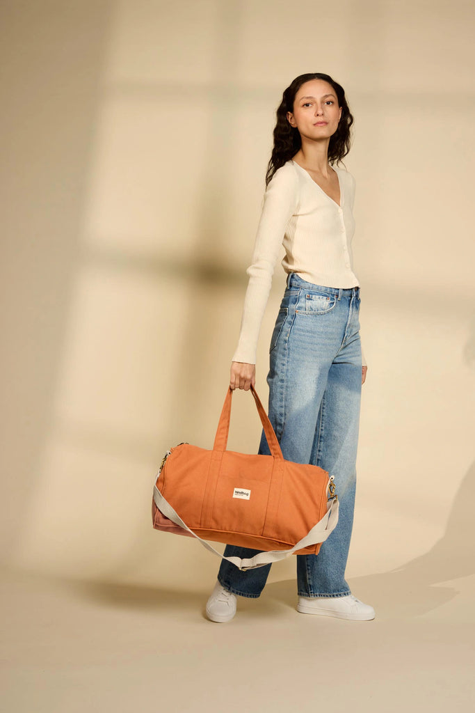 Sac week-end Gabriel porté femme couleur sienne