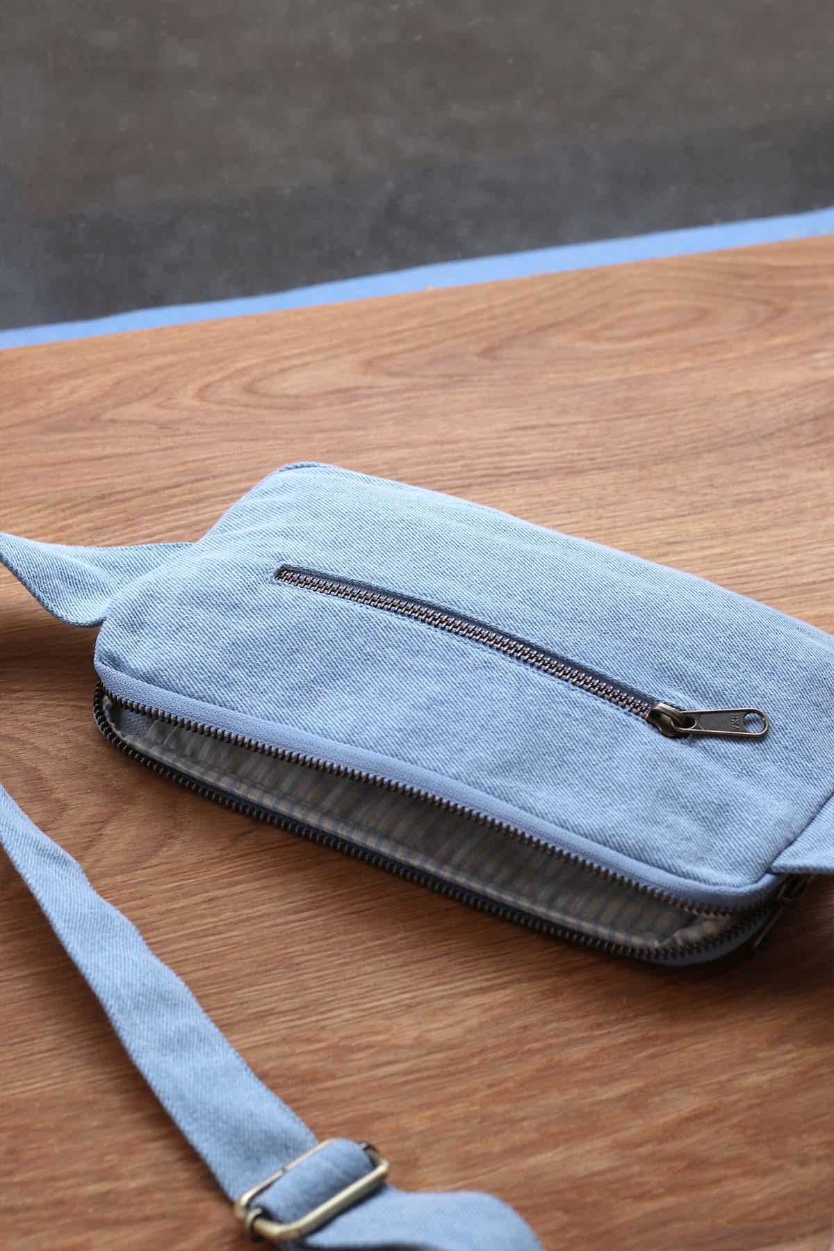 Fanny pack jeans store