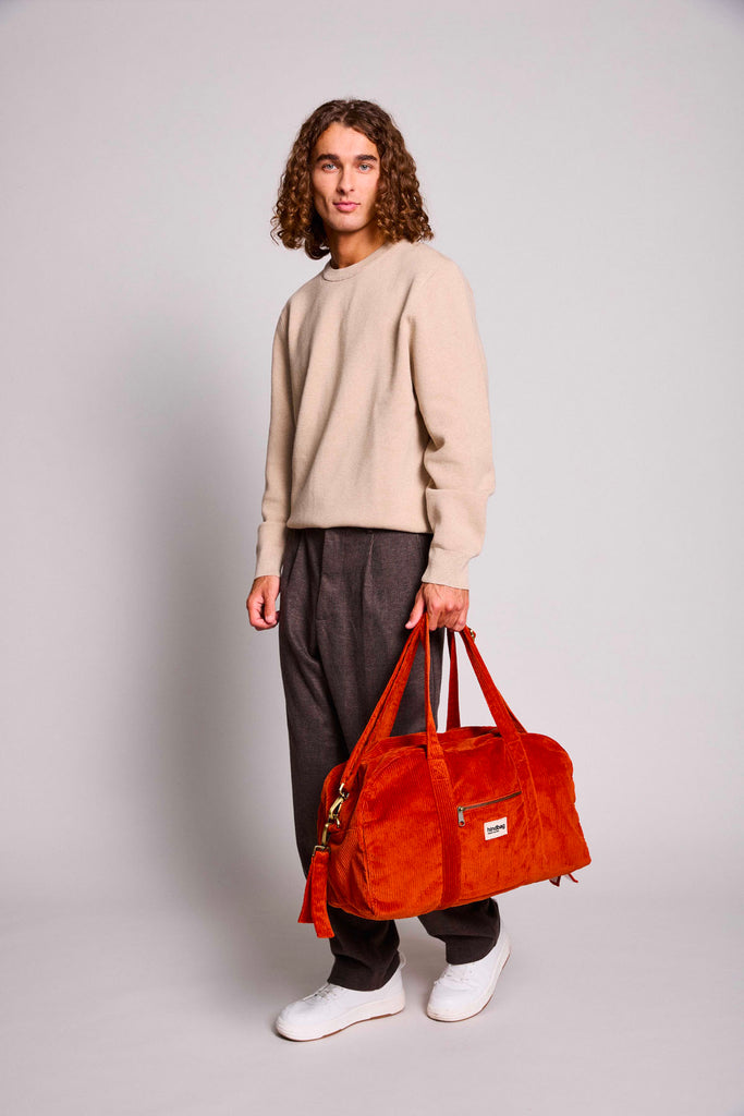 sac basile velours brique porté homme