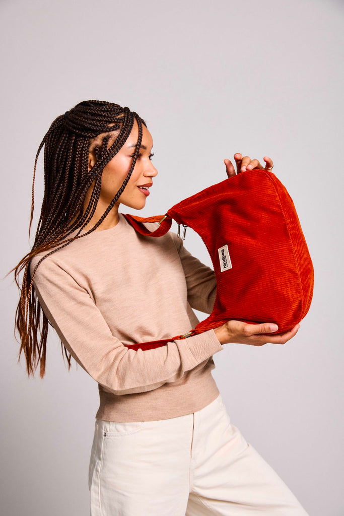 sac rosa velours brique porté femme