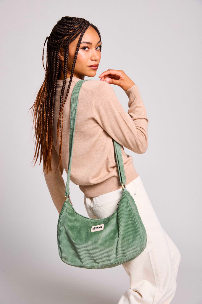 sac rosa velours vert d'eau porté femme